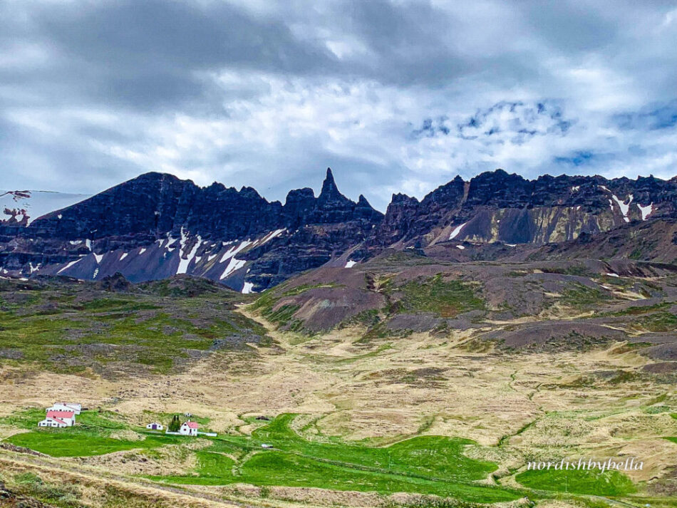 Berghang im Norden Islands