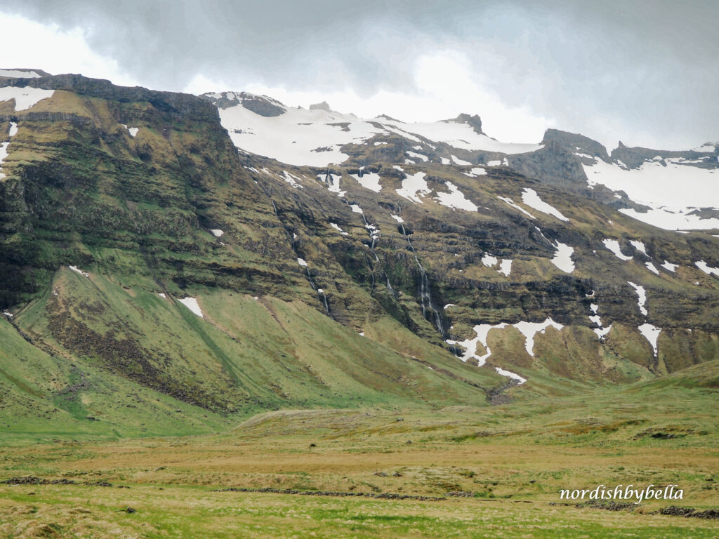 Bergzug auf dem Weg zum Kirkjufellsfoss