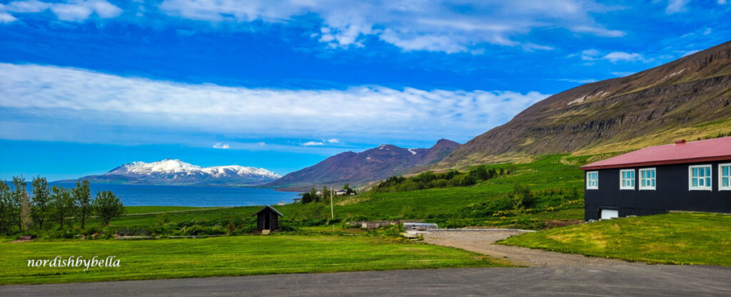 Blick auf den Eyjafjödur vom Hótel Sveinbjarnargerdi