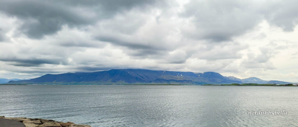 Hausberg von Reykjavik, die Esja