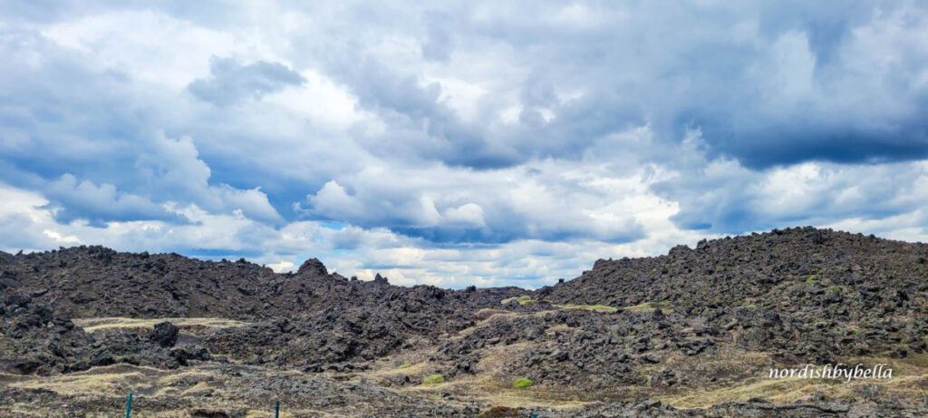 Erkalteter Lavazug am Mývatn-See