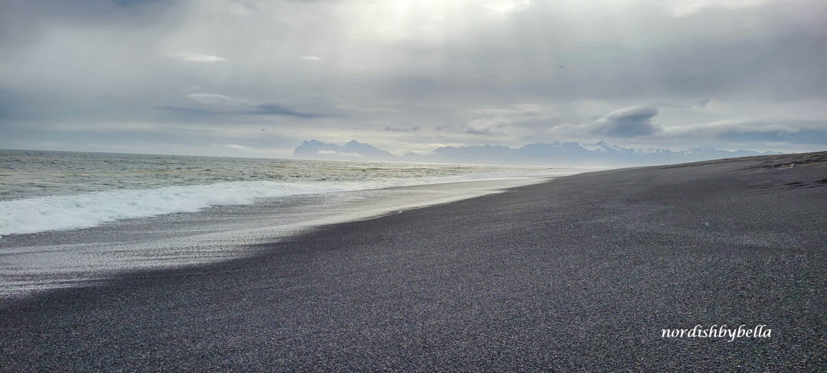 Strand am Naturreservat Hvalnes