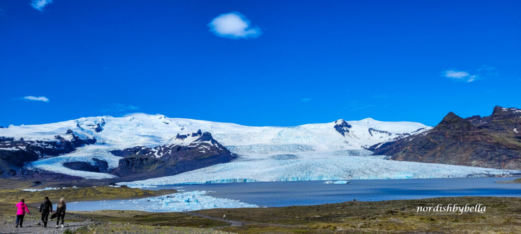 Gletscherlagune Fjallsárlón mit Gletscherzunge